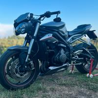 Smembro/Ricambi Triumph Street Triple 765