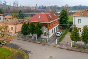 BIFAMILIARE A MODENA