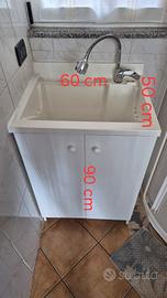 Mobile lavanderia con lavabo e rubinetteria