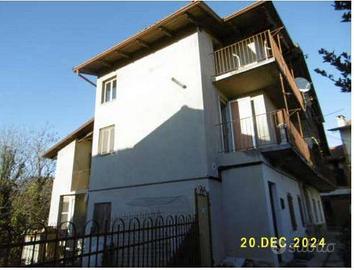 Immobile in asta di 211 m² con 4 locali a Strona