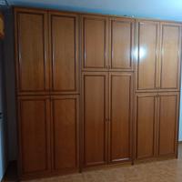 armadio 6 ante  e due poltrone in velluto