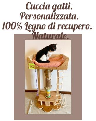 Cuccia tiragraffi gioco gatti