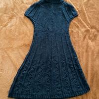Abito in stile fit-and-flare con collo alto
