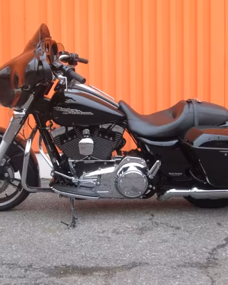 Harley Touring. Street Glide 103