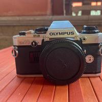 OLYMPUS OM-10 - solo corpo a pellicola