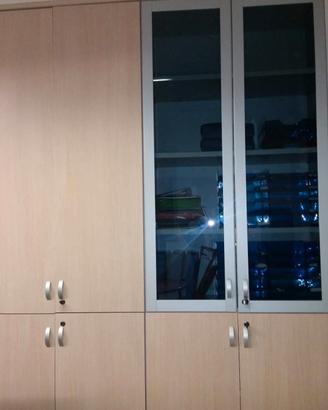 Armadio/archivio  per ufficio con serrature.