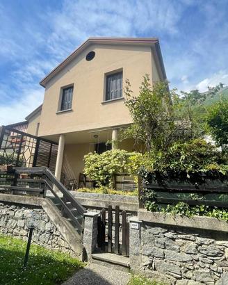 Villa di 97 m² con 4 locali e box auto a Cercino