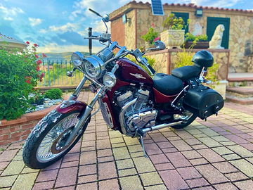 Suzuki intruder vs 750