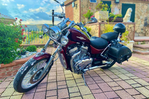 Suzuki intruder vs 750