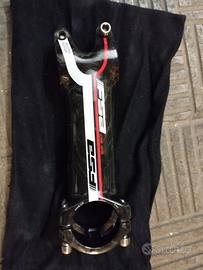 Attacco manubrio Fsa carbon
