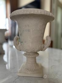 Vaso in gesso fine lavorato a coppa altezza 30cm 