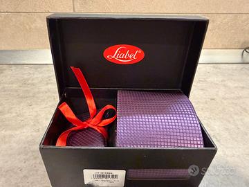 Cravatta Liabel viola con pochette – pari al nuovo