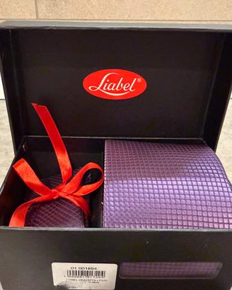 Cravatta Liabel viola con pochette – pari al nuovo