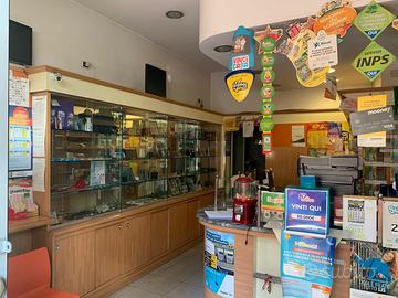 Novoli: fondo c/1 + licenza tabacchi e ricevitoria