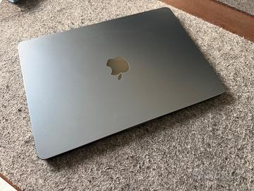 MacBook Air 13.6" M3 24GB RAM 1TB