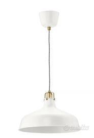 Lampada a sospensione regolabile in altezza