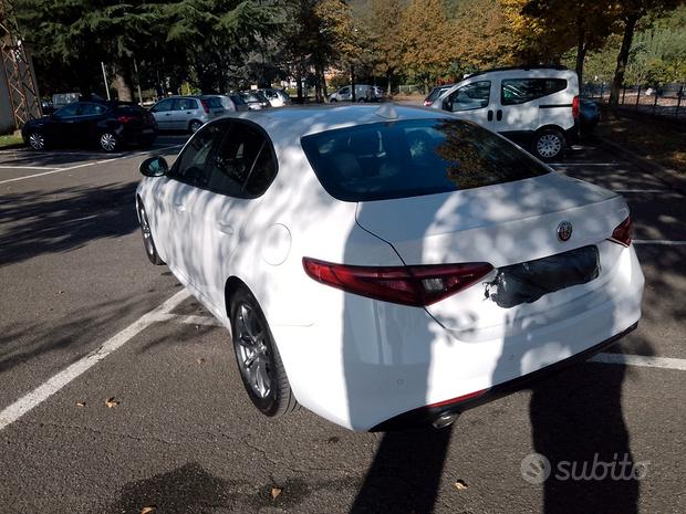 ALFA ROMEO Giulia (2016) - 2018 XN4797
