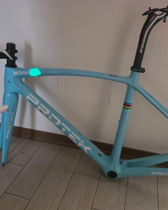 Telaio Protek Carbon S + Kit FSA K-Force + Sella