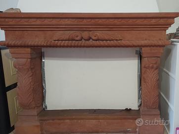 pietra trachite rossa per camino realizzata a mano