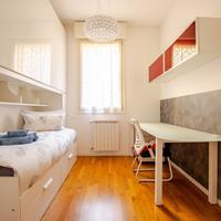 Scrivania moderna + sedia ergonomica