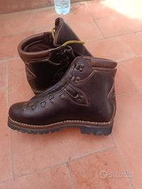 Scarponi in pelle da roccia