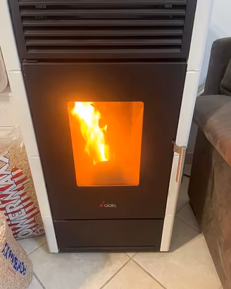 Stufa a pellet Cadel Kristal 8,5 kW classe A+ 