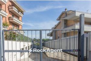 Box / Garage di 30 m² a Roma