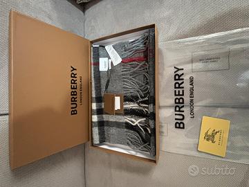Sciarpa Burberry colore grigio