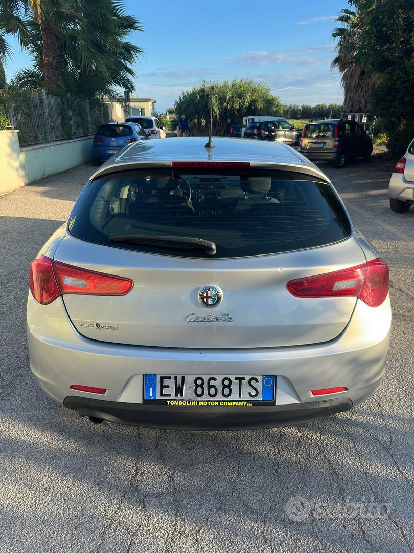 Alfa Romeo Giulietta 2014 photo 2