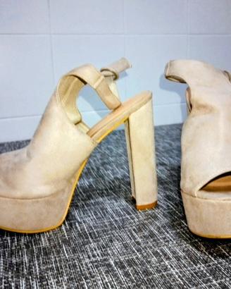 scarpe con tacco in camoscio numero 40 mai  usate