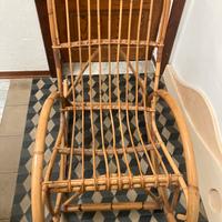 Sedia a dondolo in vimini