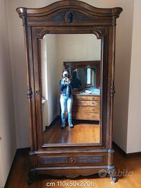 Arredo: stipo, armadio, cassettone, tavolo bandell