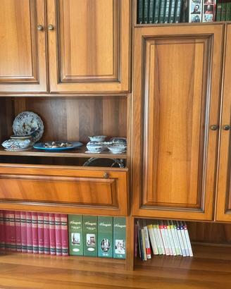 Mobile lineare a parete