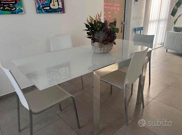 Tavolo vetro bianco quadrato allungabile
