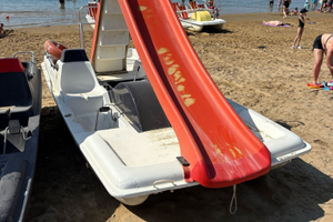 Pedalo'_ moscone 4 posti con scivolo