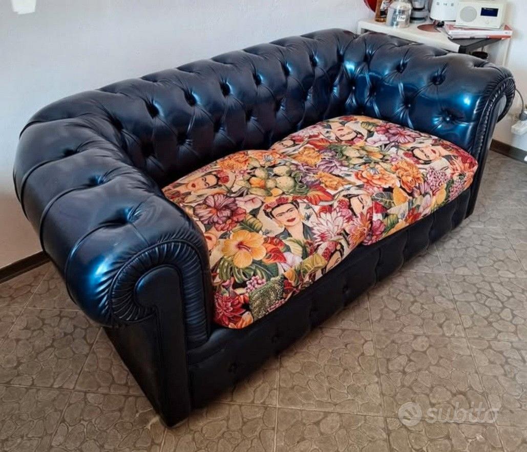 Divano Chesterfield 3 Posti In Tessuto L.230xL.90xH.90 CM