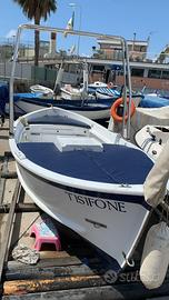 Posto barca con gozzo