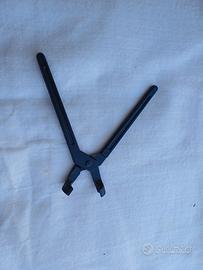 pinza per dadi