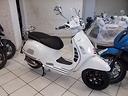 piaggio-vespa-300-gts-hpe-supersport-2020