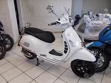 Piaggio Vespa 300 GTS hpe Supersport 2020