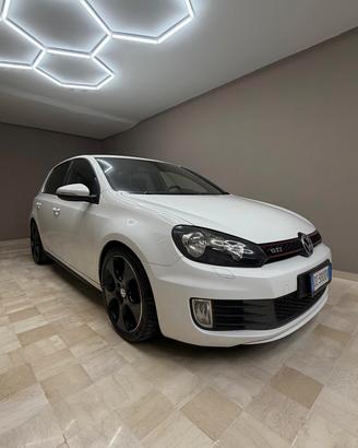 Volkswagen Golf GTI 2.0 TSI 5p.