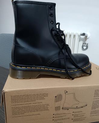 Anfibi/Stivaletto Dr Martens 1460 Black 