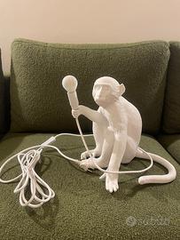 The Monkey Lamp versione seduta bianca