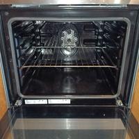 Cucina a quattro fuochi con forno