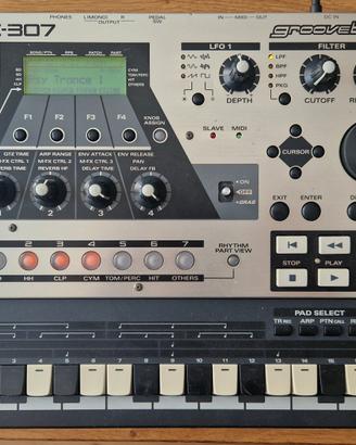 Roland MC 307