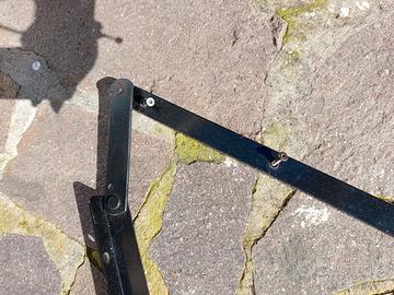 coppia di meccanismo alzante con pistone