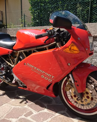 Ducati 900 supersport (SS)