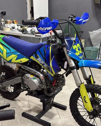 Pit bike