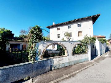 ACCOGLIENTE IMMOBILE COMPOSTO DA LOCANDA E ABIT...