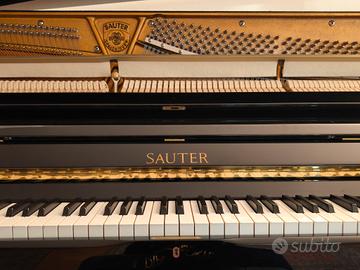 Pianoforte verticale Sauter, quasi come un coda